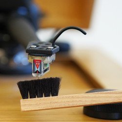 Simply Analog Stylus Brush Natural Wood Simply Analog Stylus Brush Natural Wood