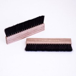 Simply Analog Βουρτσάκι Καθαρισμού Δίσκων Με Ξύλινη Βάση Simply Analog Βουρτσάκι Καθαρισμού Δίσκων Με Ξύλινη Βάση