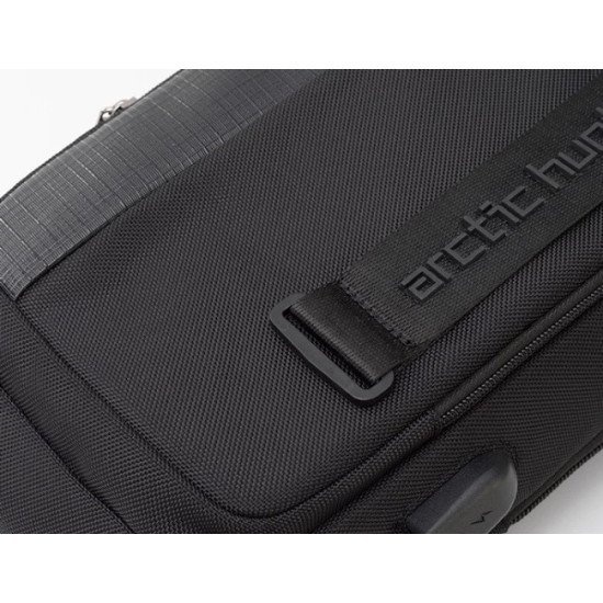 Arctic Hunter Τσάντα Crossbody Xb00100-Bk, Usb, Αδιάβροχη, Μαύρο Arctic Hunter Τσάντα Crossbody Xb00100-Bk, Usb, Αδιάβροχη, Μαύρο