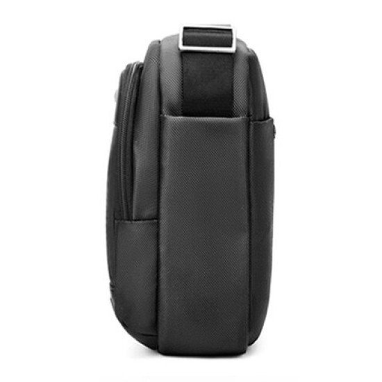 Arctic Hunter Τσάντα Ώμου K00063 Με Θήκη Tablet, Αδιάβροχη, 2.9L, Μαύρη Arctic Hunter Τσάντα Ώμου K00063 Με Θήκη Tablet, Αδιάβροχη, 2.9L, Μαύρη