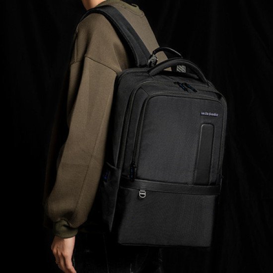 Arctic Hunter Τσάντα Πλάτης B00490 Με Θήκη Laptop 15.6", 27L, Usb, Μαύρη Arctic Hunter Τσάντα Πλάτης B00490 Με Θήκη Laptop 15.6", 27L, Usb, Μαύρη